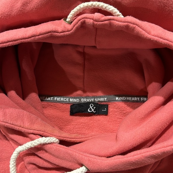 Ampersand Singlehood - Picture 3 of 7